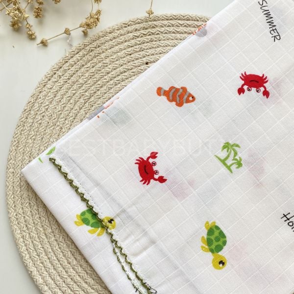 DENİZ CANLILARI DESENLİ KENARLARI OYALI MÜSLİN ÖRTÜ 80X90 CM