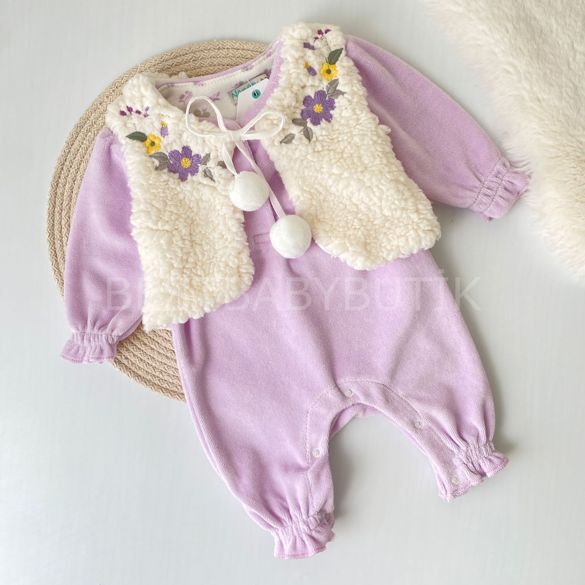 MERY ÇİÇEK İŞLEME DETAYLI PELUŞ YELEKLİ KADİFE TULUM