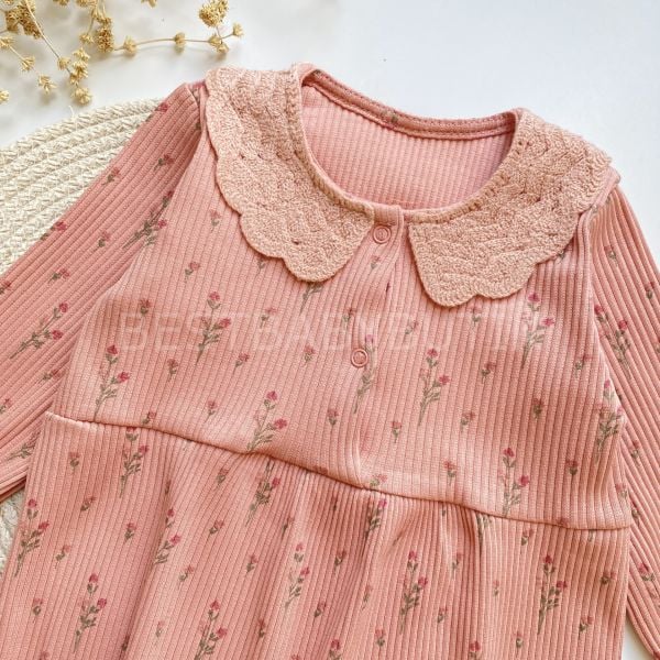 LARA DANTEL BEBE YAKA DETAYLI ÇİÇEKLİ FİTİLLİ TULUM 6-9 AY