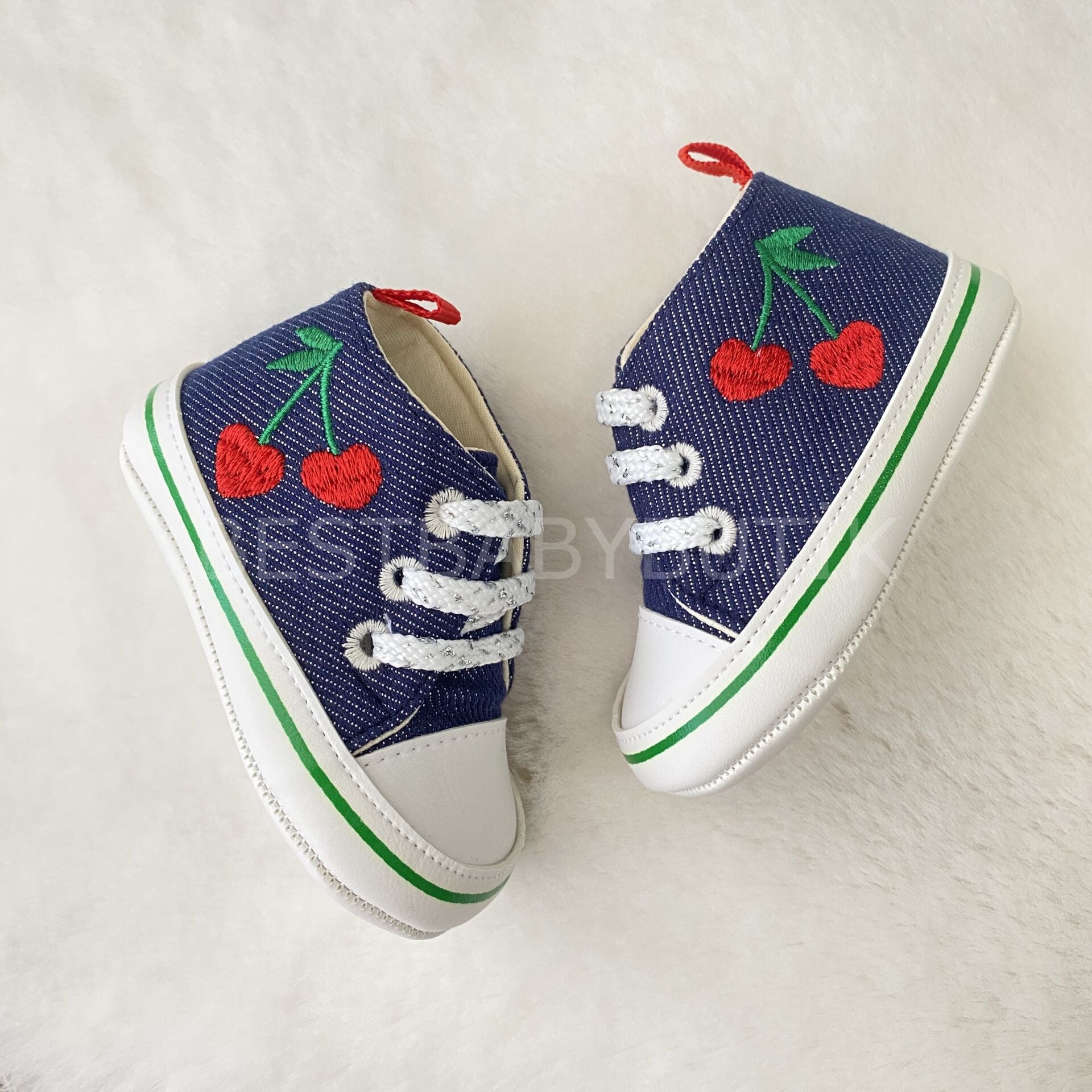 Koyu Lacivert Kirazlı Converse Ayakkabı 17 NUMARA (4-8 AY)