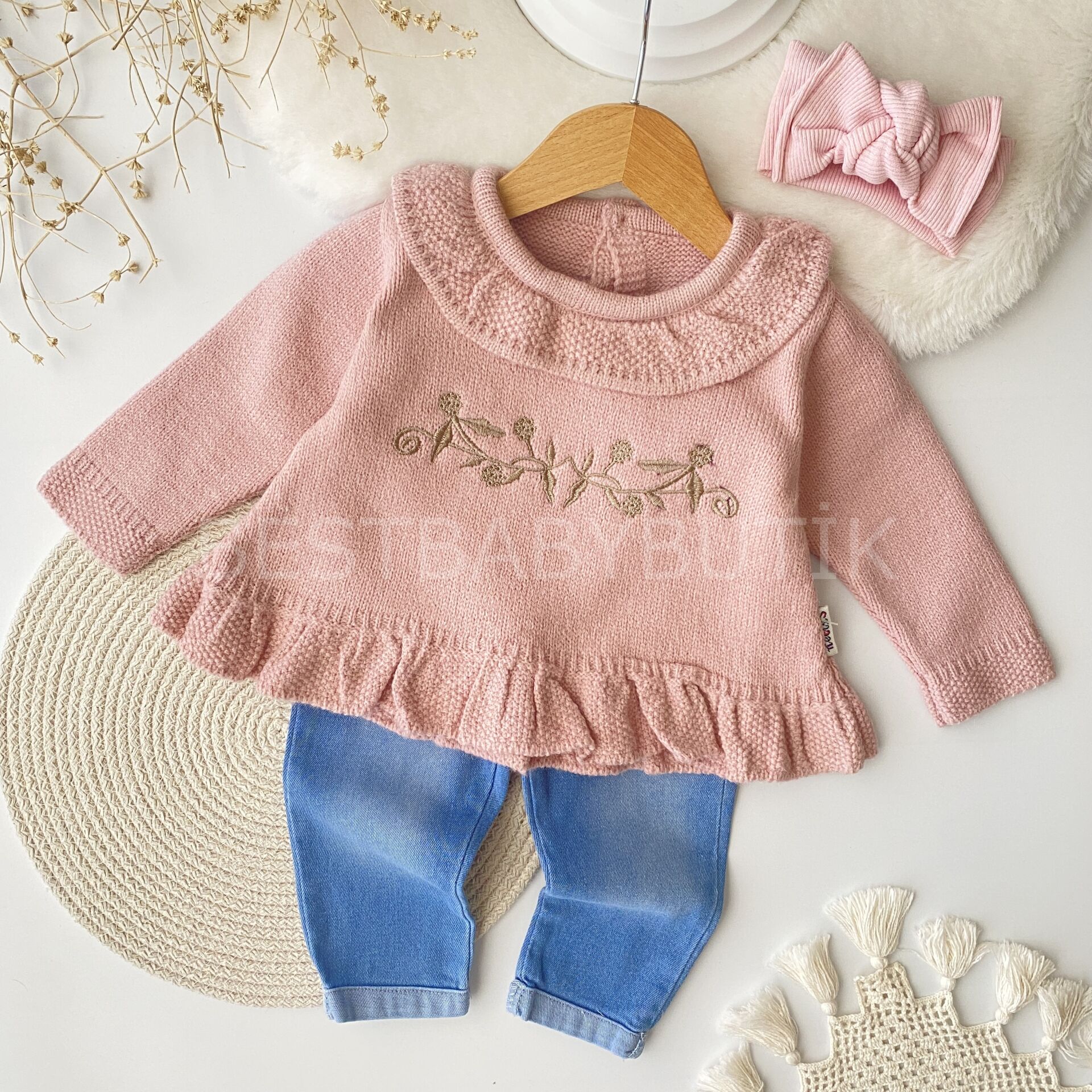 Çiçek Nakışlı Triko Kot Pantolonlu 2’Li Takım 6AY-6YAŞA KADAR