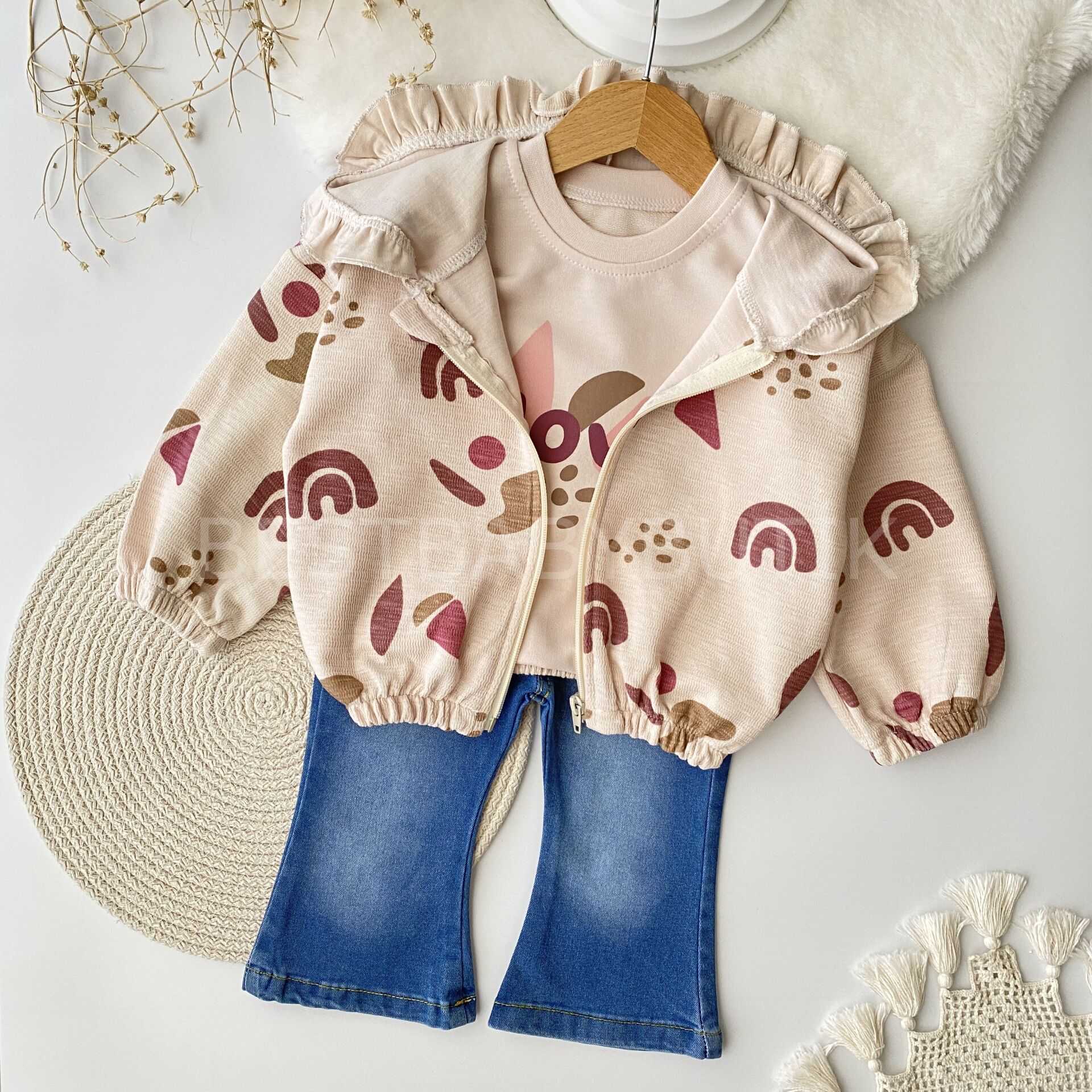 Desenli Kapşonlu İspanyol Paça Kot Pantolonlu 3’Lü Takım