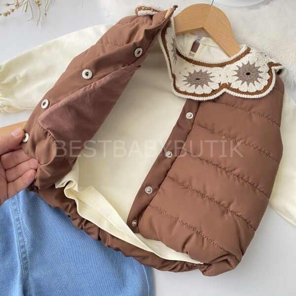 Çiçek Yaka Detaylı Şişme Yelekli Kot Pantolonlu 3’Lü Takım