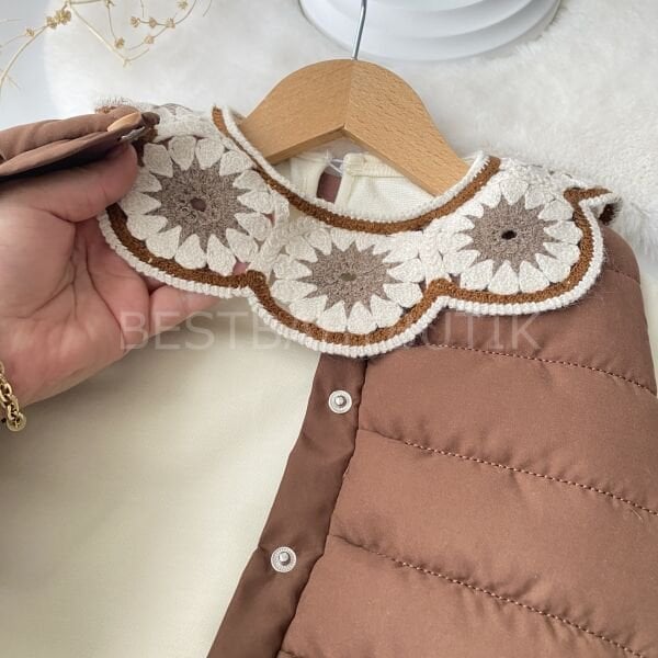 Çiçek Yaka Detaylı Şişme Yelekli Kot Pantolonlu 3’Lü Takım