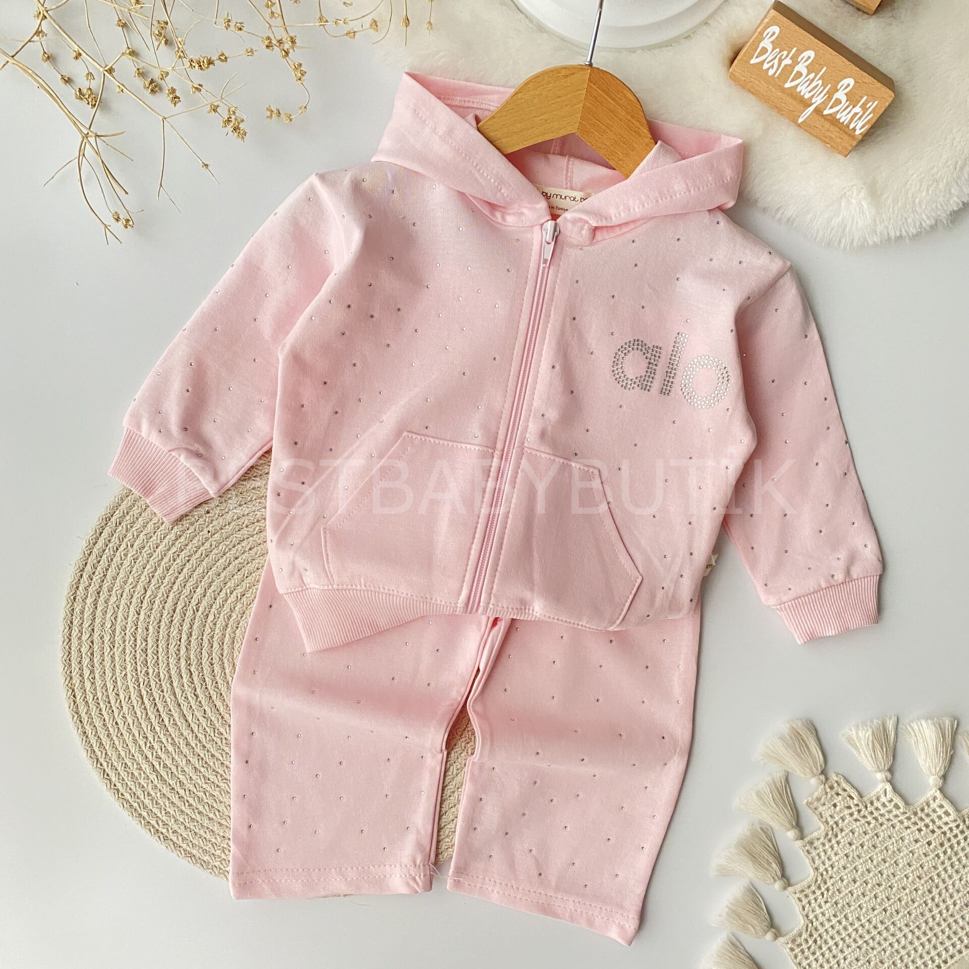 ALO Yazılı Parlak Taşlı Bol Paça Eşofman Takımı