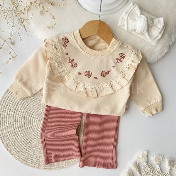 Nakışlı Fırfır Detaylı Bol Paça 2’Li Takım