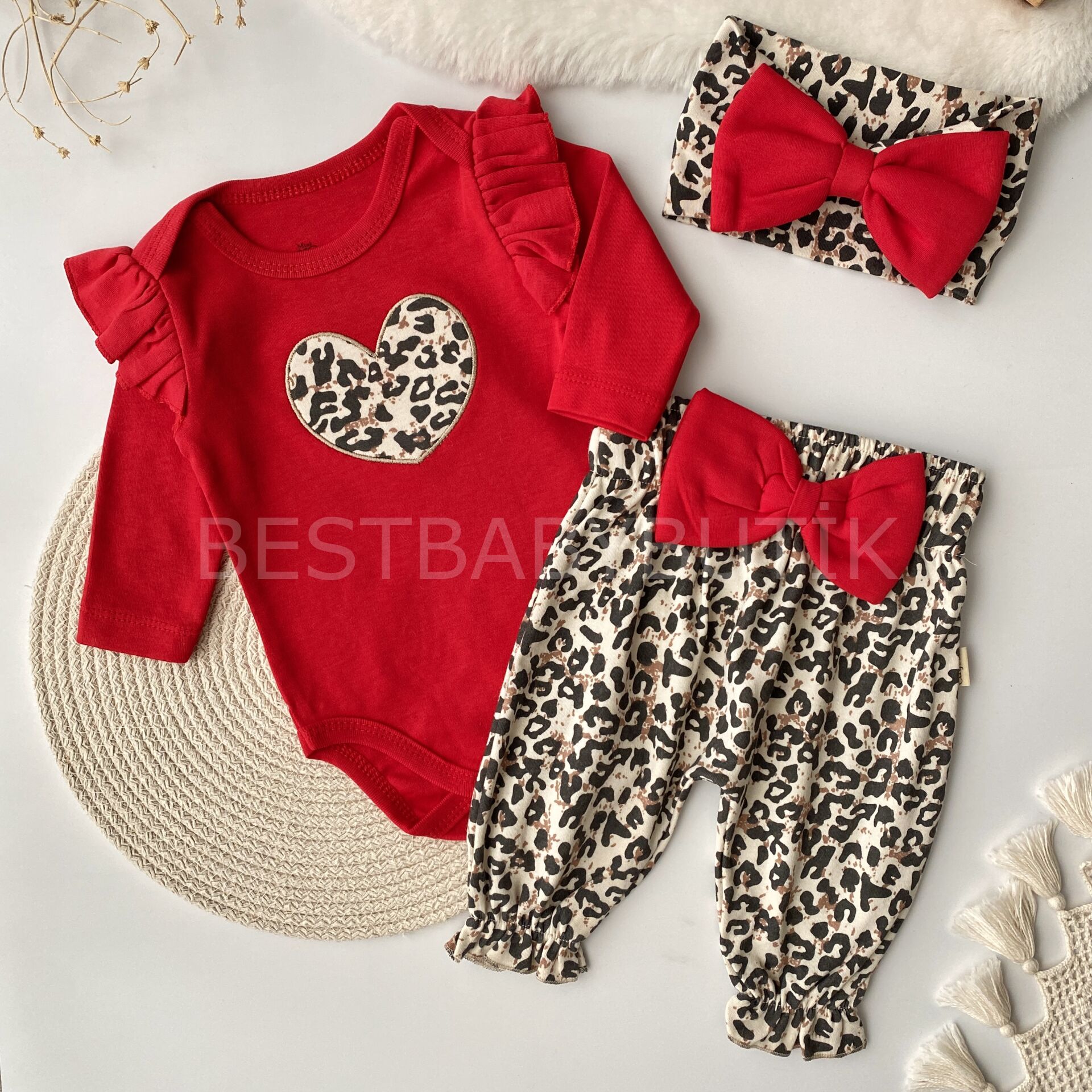 Kalpli Kurdale Detaylı Leopar 3’Lü Takım