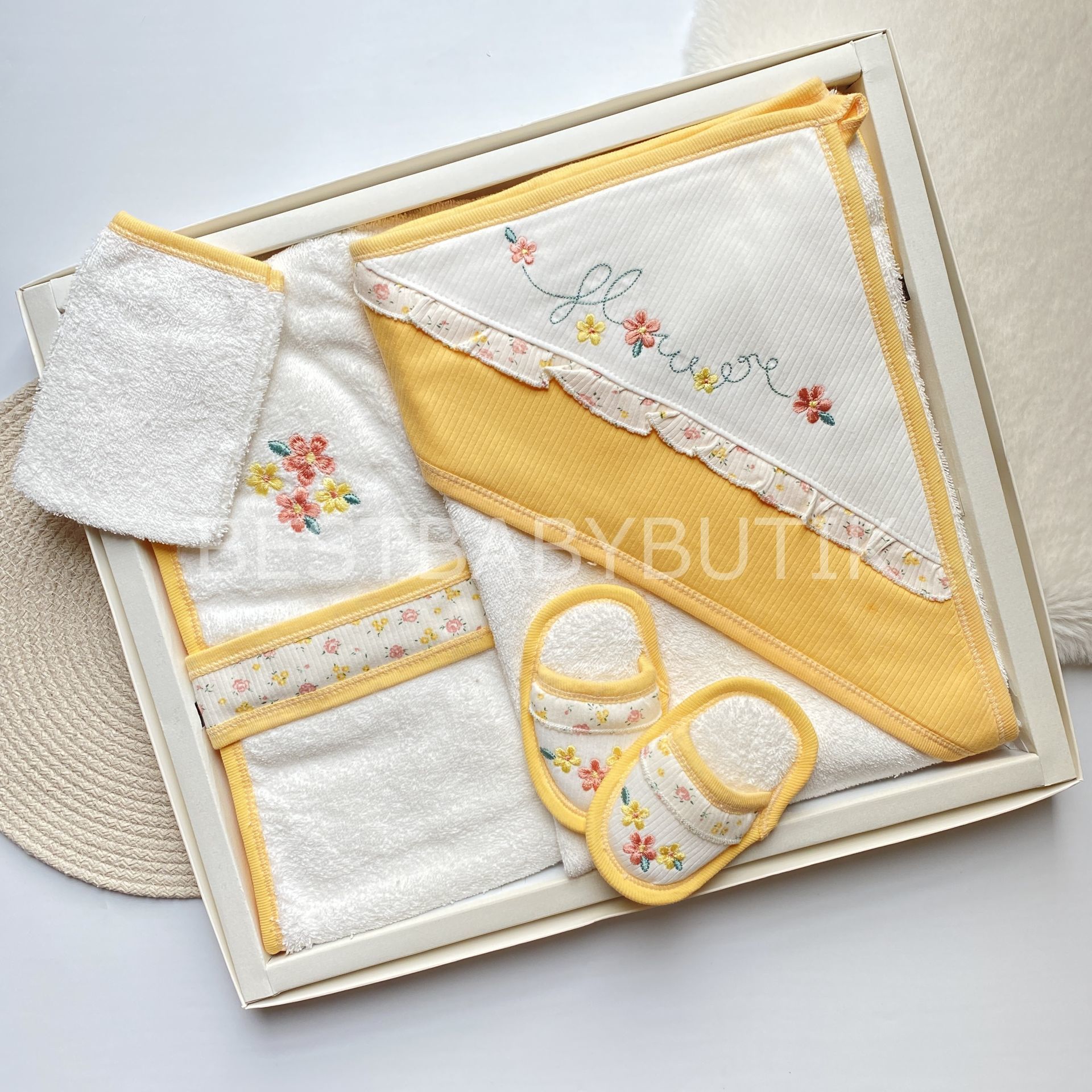FLOWERS ÇİÇEK İŞLEME DESENLİ 4 PARÇA BORNOZ SETİ