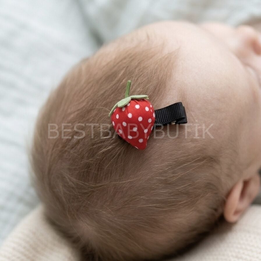 Çilek 3 Boyutlu Toka