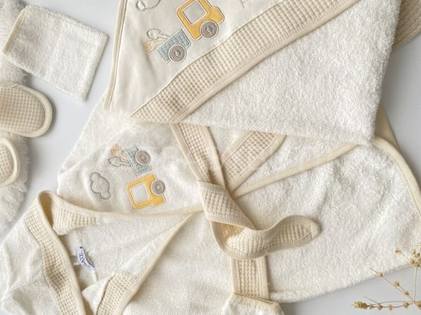 TRAKTÖR DETAYLI SOFT BEJ 4’LÜ BORNOZ-HAVLU SETİ