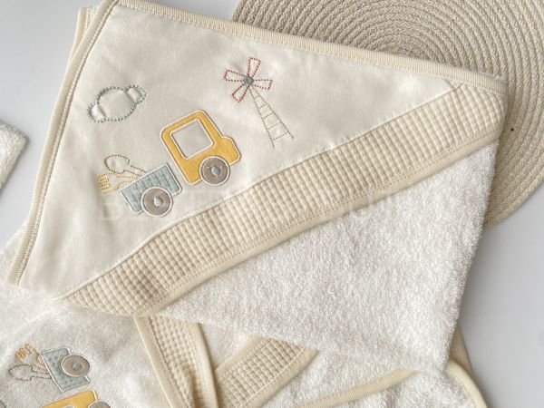 TRAKTÖR DETAYLI SOFT BEJ 4’LÜ BORNOZ-HAVLU SETİ