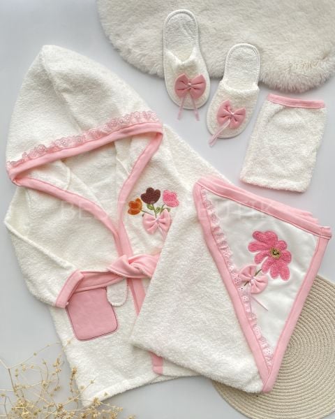 PAPATYA VE FİSTOLU 4’LÜ BORNOZ-HAVLU SETİ