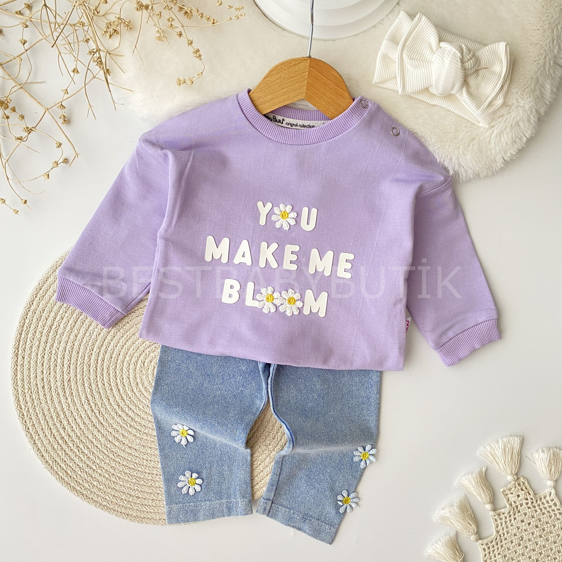 Papatyalı Detaylı Kot Pantolonlu 2’Li Takım