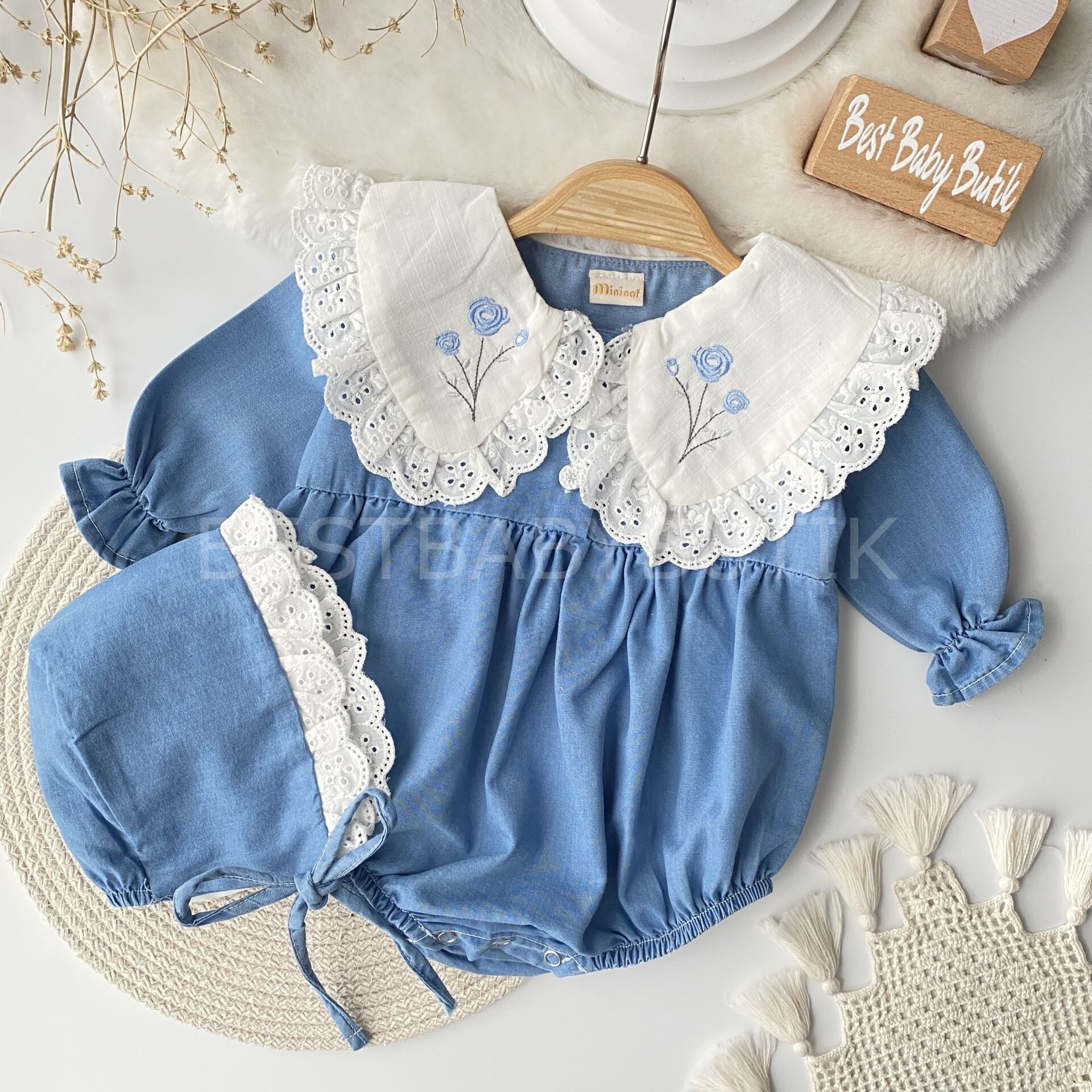 Çiçek Nakışlı Büyük Yakalı Kot Romper Ve Beresi 9-12 AY