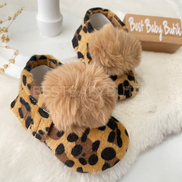 Leoparlı Ponponlu Kadife Makosen Ayakkabı