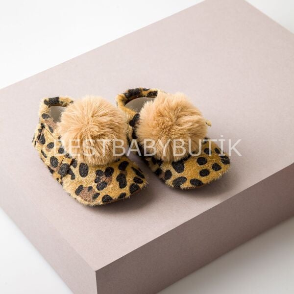 Leoparlı Ponponlu Kadife Makosen Ayakkabı