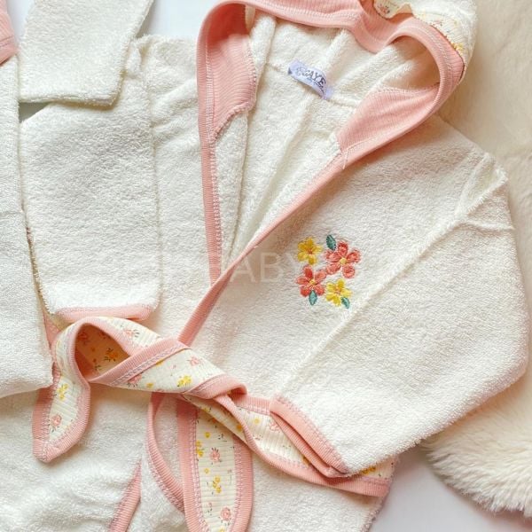 FLOWERS ÇİÇEK İŞLEME DETAYLI 4 PARÇA BORNOZ SETİ