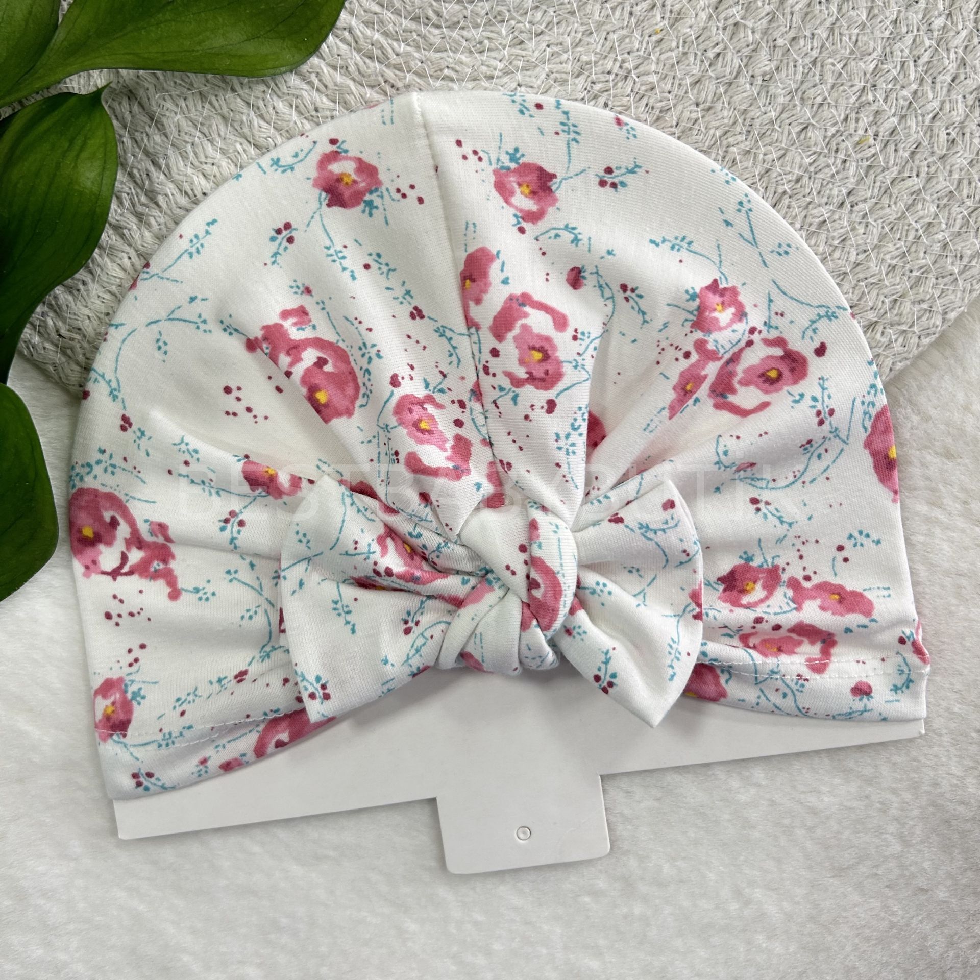 ÇİÇEKLİ FİYONKLU PENYE BONE