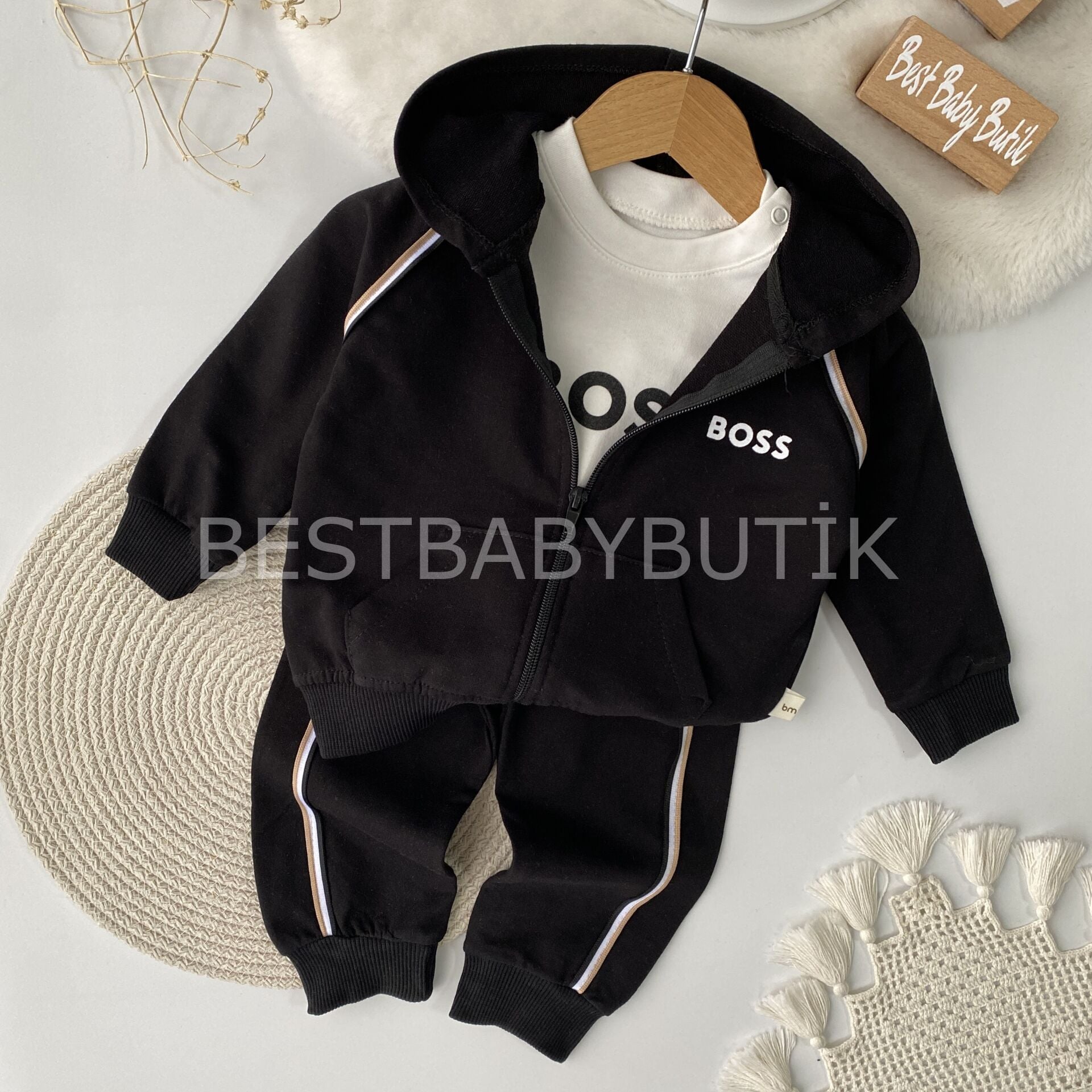 BOSS Baskılı Çizgi Biyeli 3’Lü Eşofman Takımı 18-24 AY