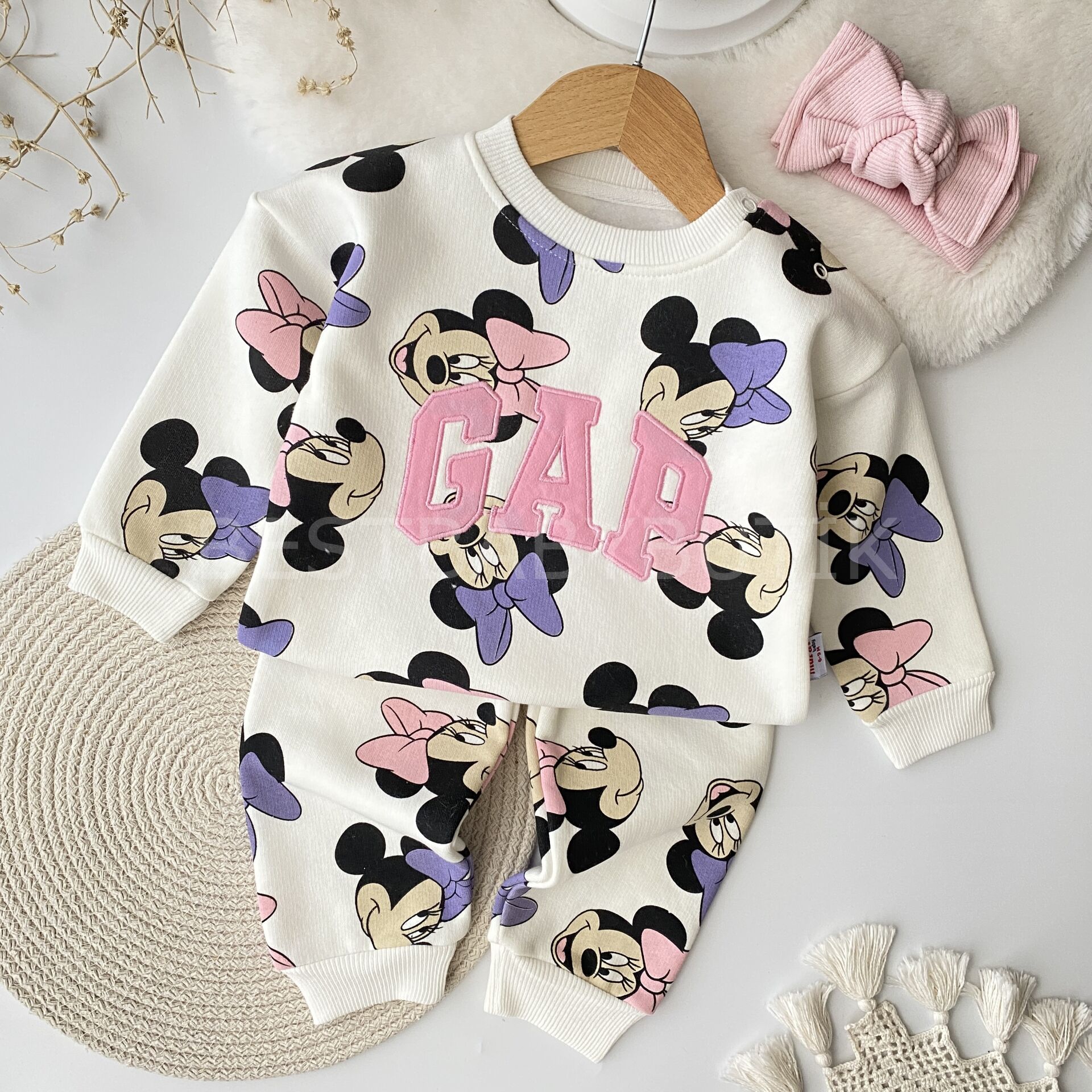 GAP Baskılı Minnie Mause Şardonlu Alt Üst Takım 6-9 AY