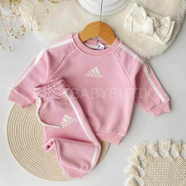 ADİDAS YAZI BASKILI A KALİTE EŞOFMAN TAKIMI (KARGOSU CUMA GÖNDERİLECEKTİR)