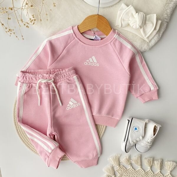 ADİDAS YAZI BASKILI A KALİTE EŞOFMAN TAKIMI (KARGOSU CUMA GÖNDERİLECEKTİR)