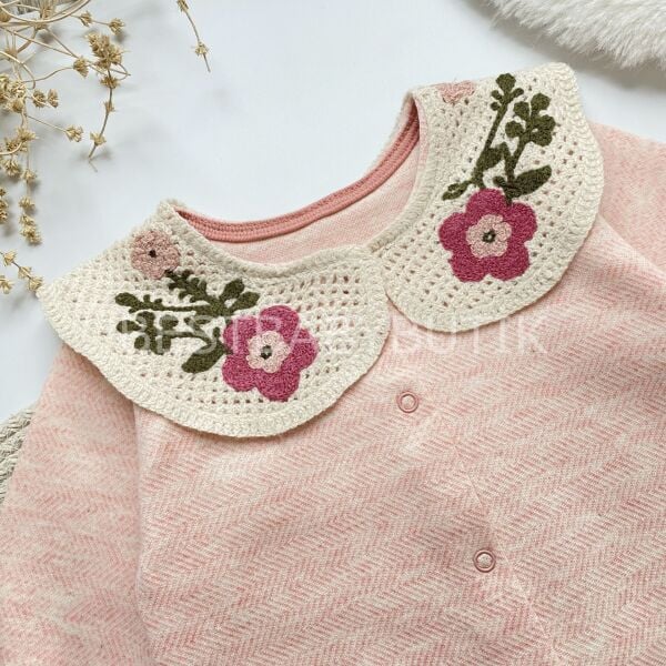 HELİNA ÇİÇEK NAKIŞLI YAKA DETAYLI TULUM