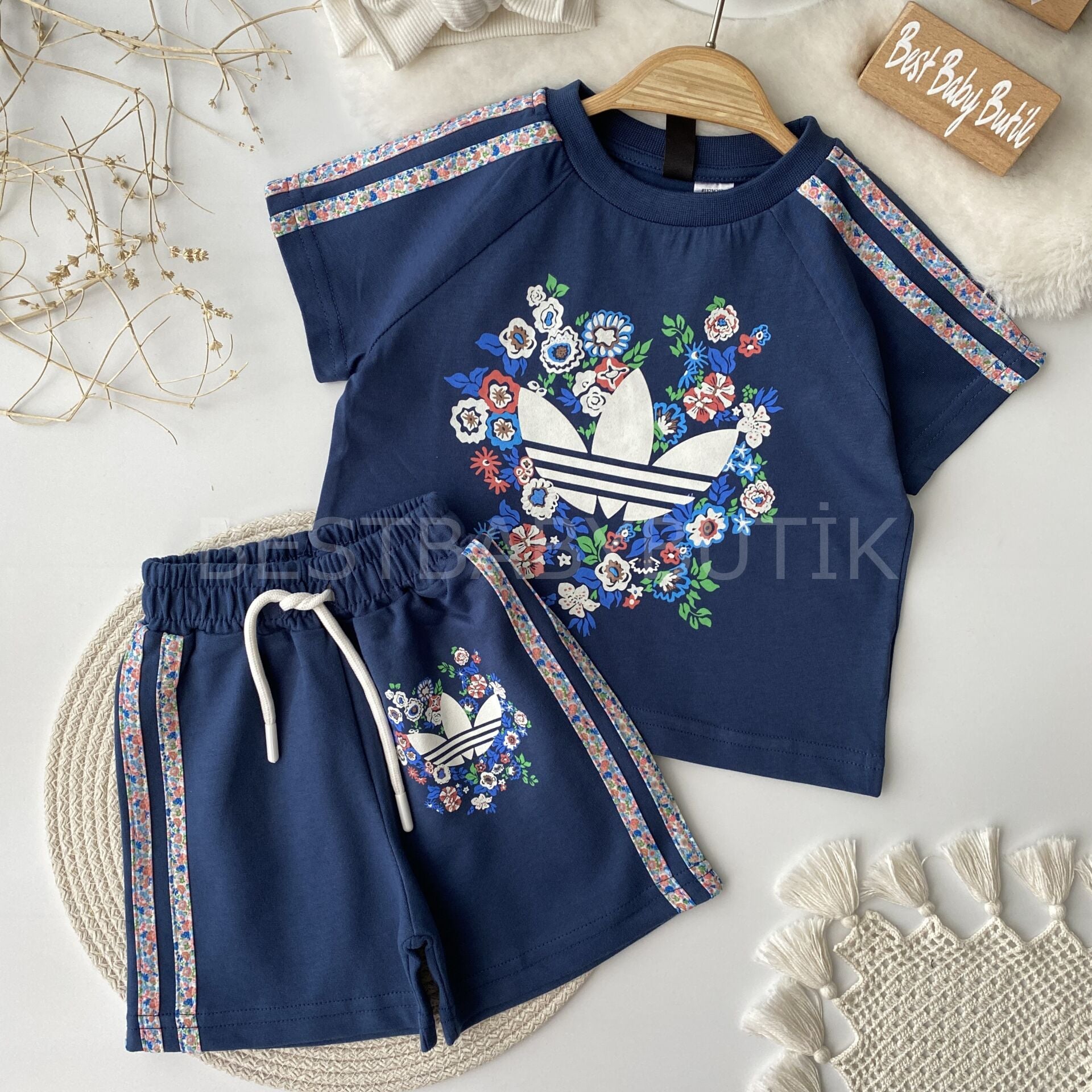 Premium Adidas Çiçekli Şortlu 2’Li Takım 2-3 YAŞ