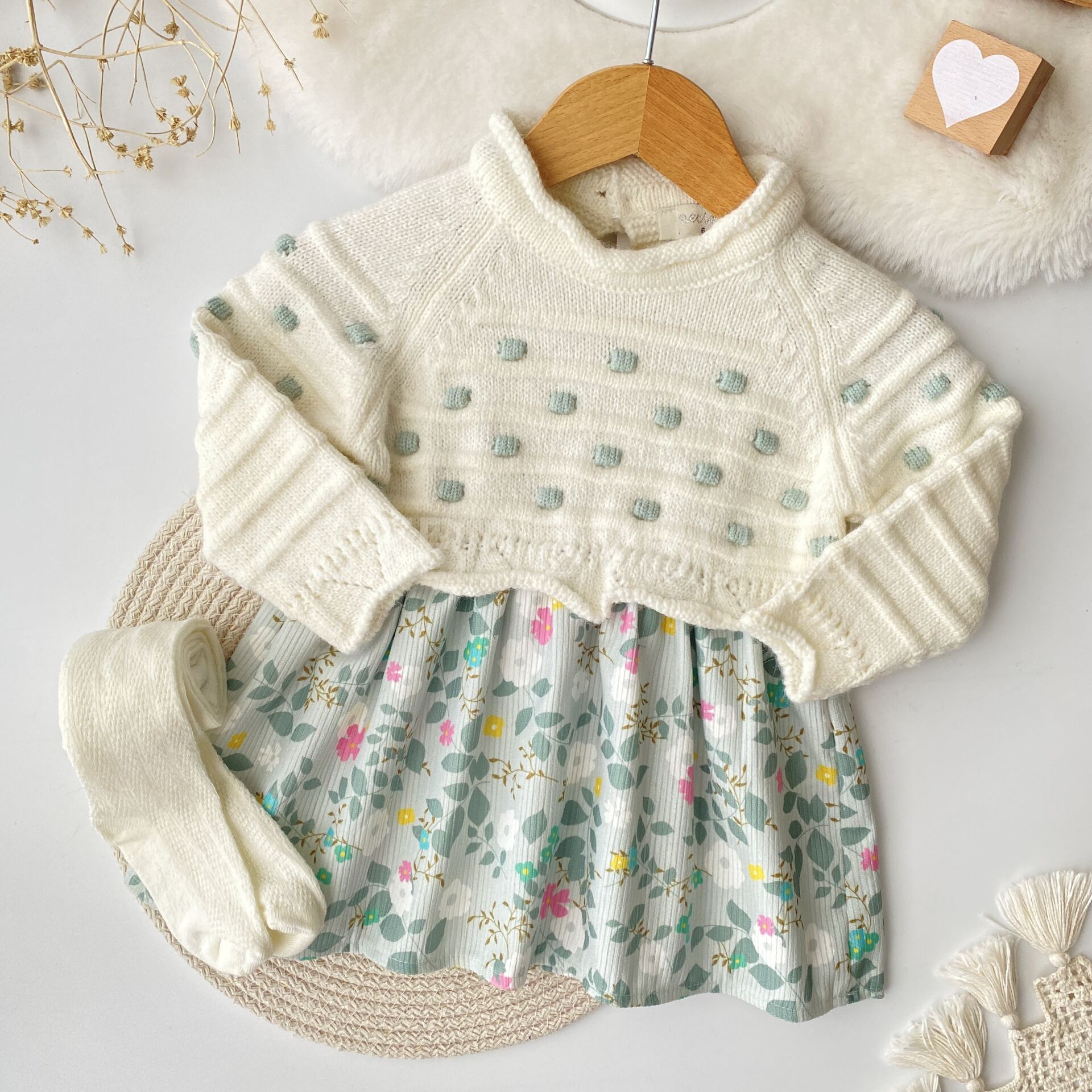 Triko Detaylı Çiçekli Elbise -ÇORAP HEDİYELİ