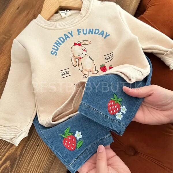 Tavşan Baskılı Çilekli Pantolonlu Şardonlu 2’Li Takım 18 AY