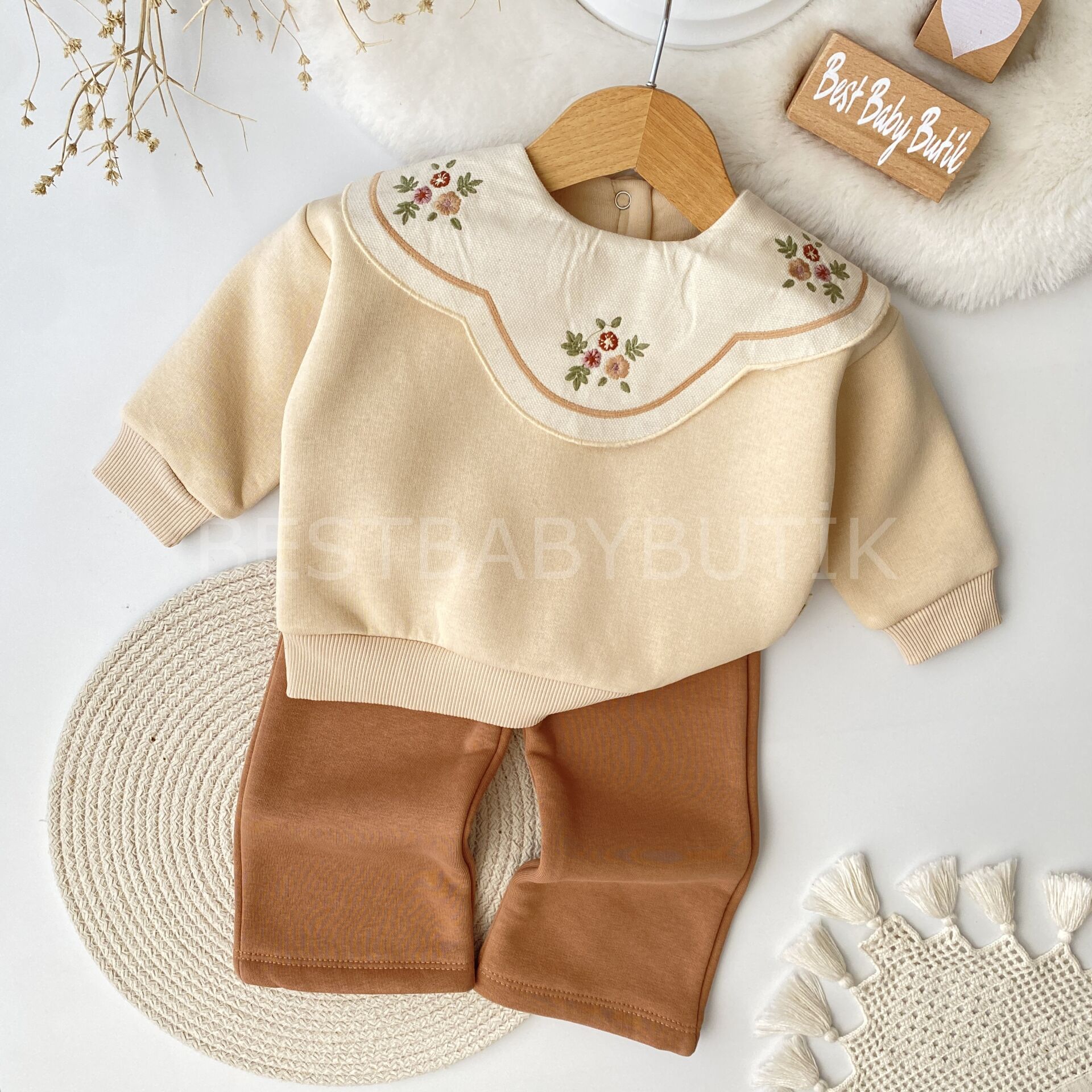 Çiçek Nakışlı Yaka Detaylı Şardonlu 2’Li Takım