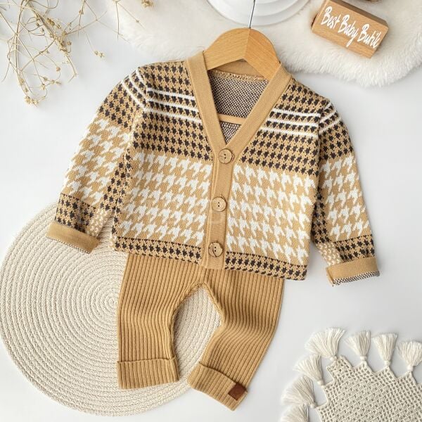 Kazayağı Desenli Triko Hırkalı Takım