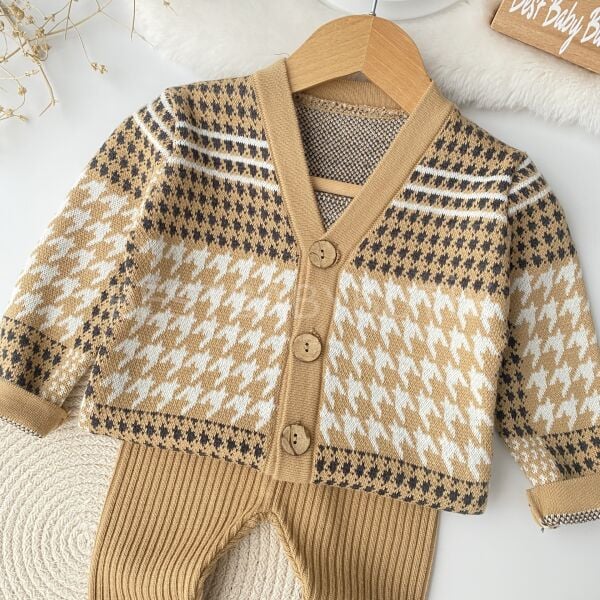 Kazayağı Desenli Triko Hırkalı Takım