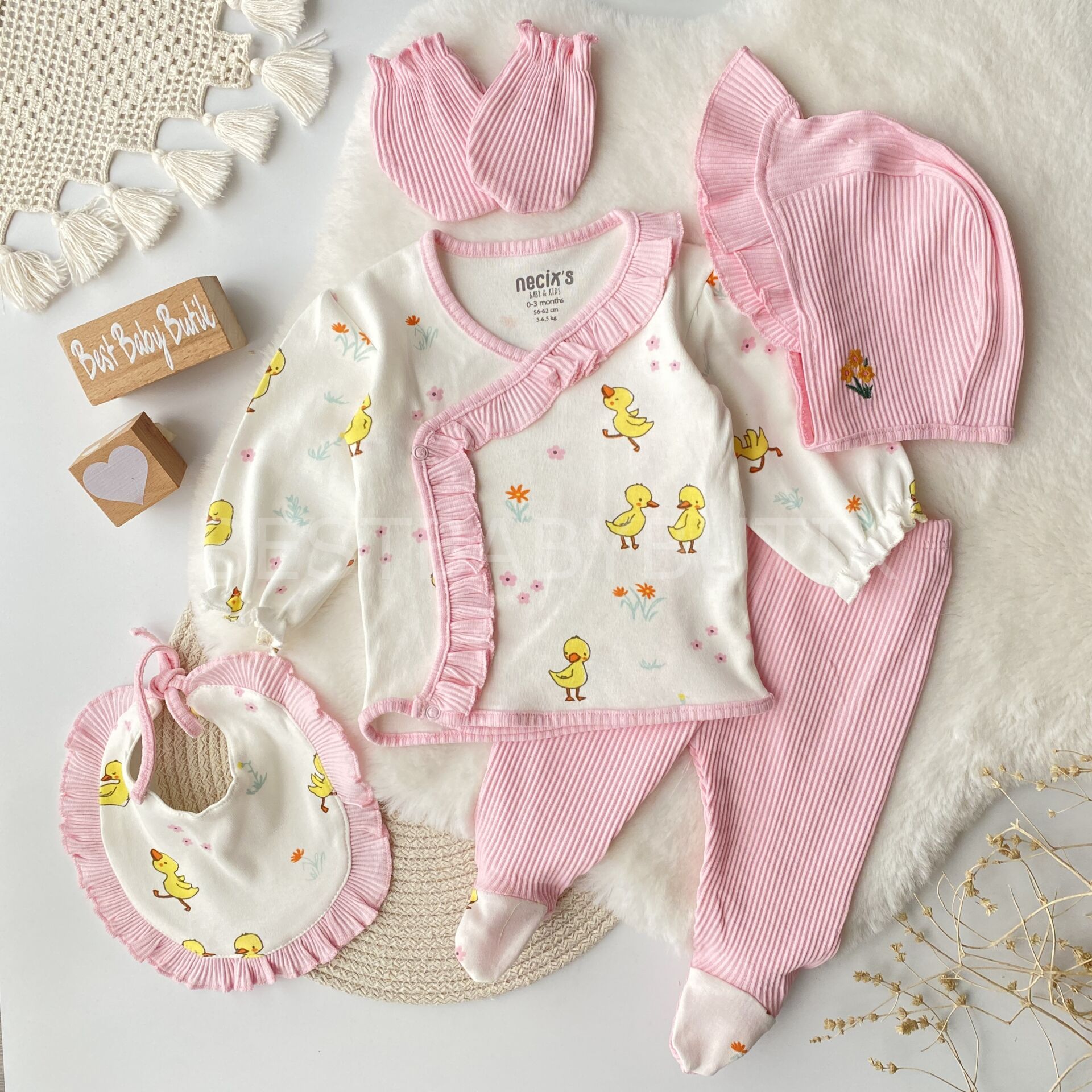 Civcivli Fırfırlı 5 Parça Hastane Çıkışı Takımı