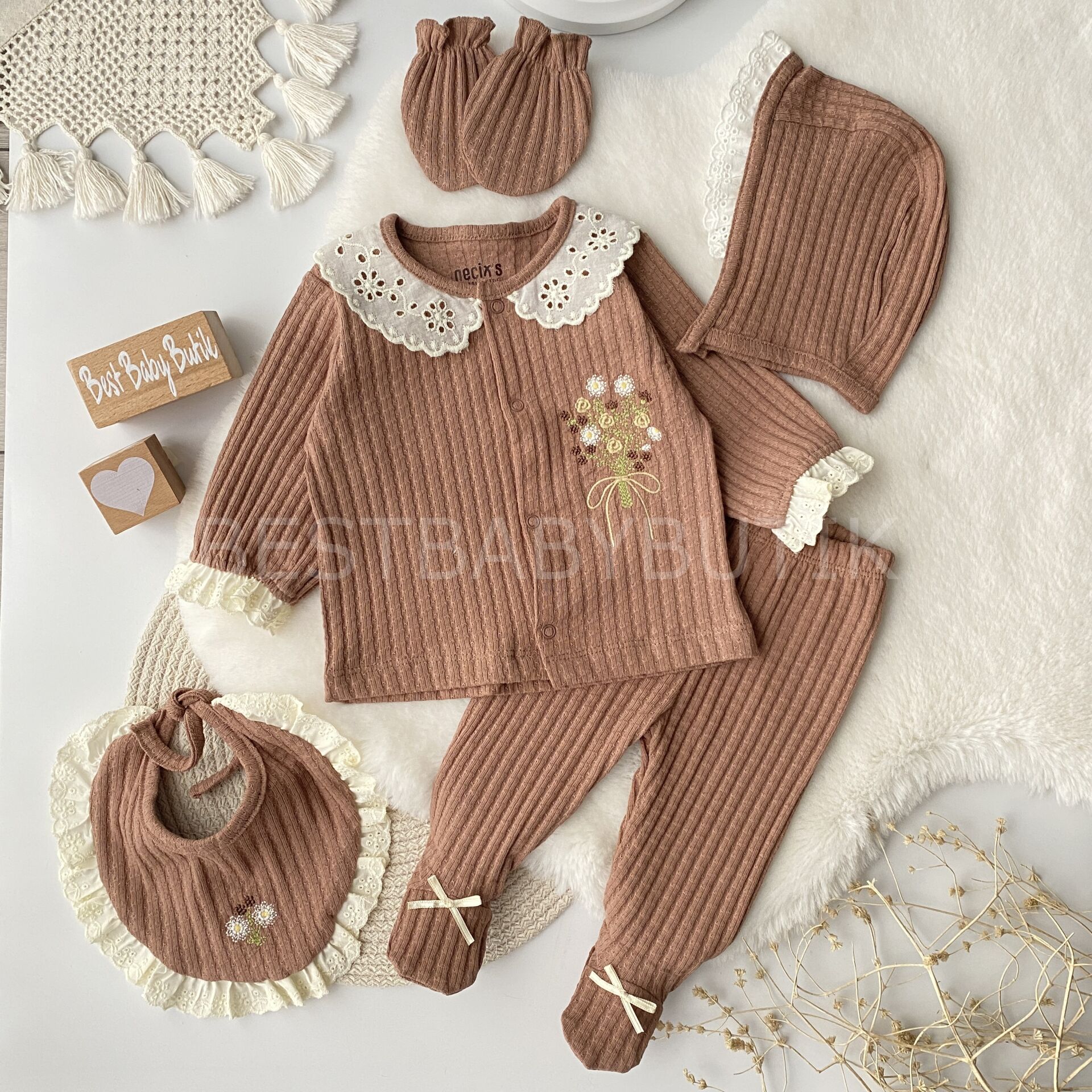 Çiçek Buketi Nakışlı 5 Parça Hastane Çıkışı Takımı