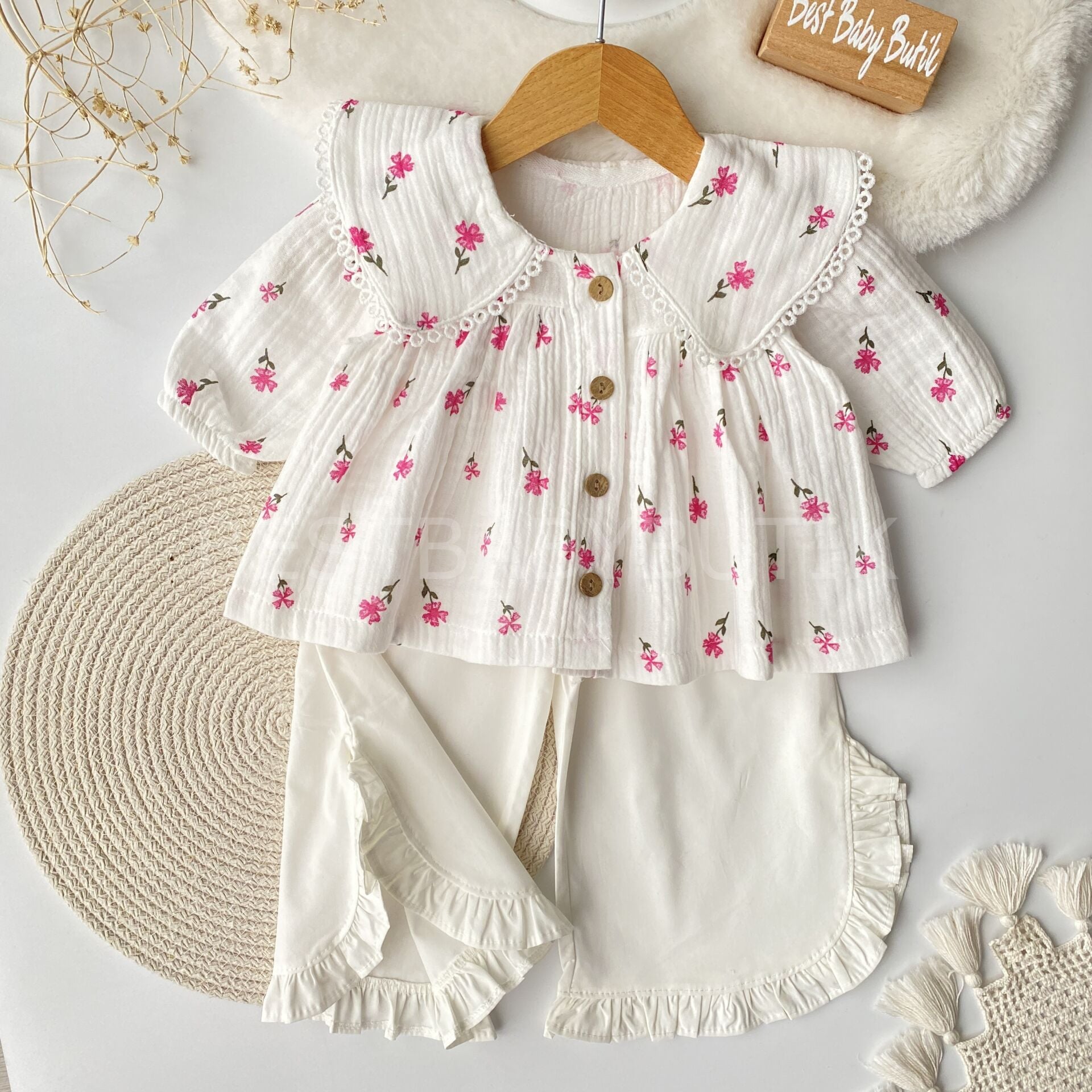 Eftelya Çıtır Çiçekli Müslin Gömlek ve Yandan Fırfırlı Bol Paça Takım
