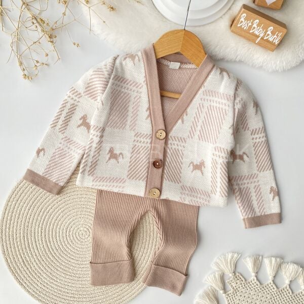 Soft Gülkurusu At Desenli Triko Hırkalı Takım