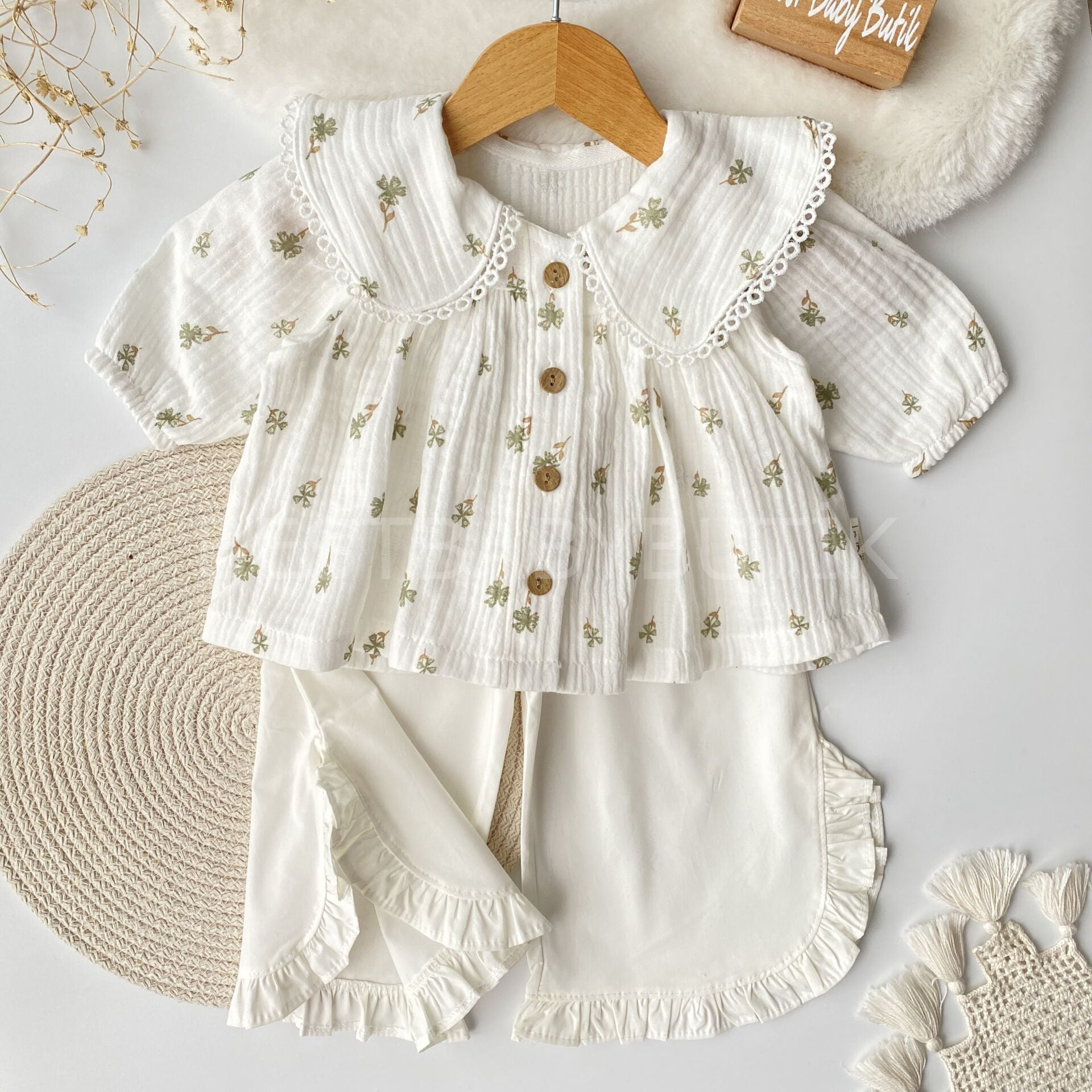 Eftelya Çıtır Çiçekli Müslin Gömlek ve Yandan Fırfırlı Bol Paça Takım 12-18 AY
