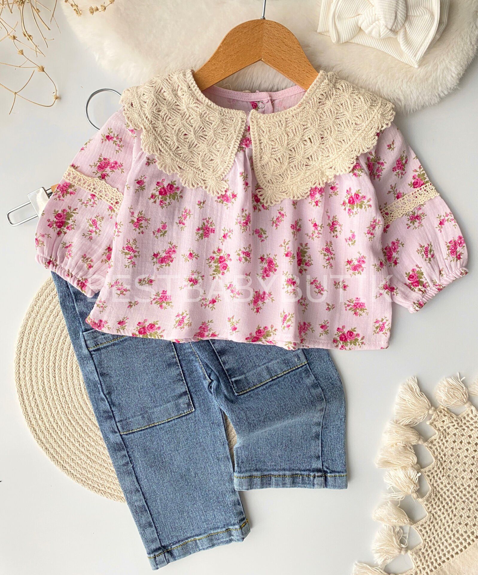 Örgü Nakışlı Yaka Detaylı Müslin Gömlekli Kot Pantolonlu 2’Li Takım