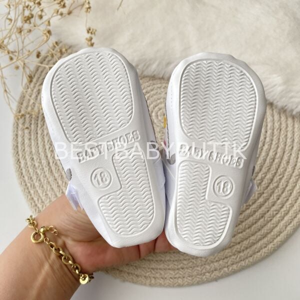 İnci Boncuklu Ayakkabı