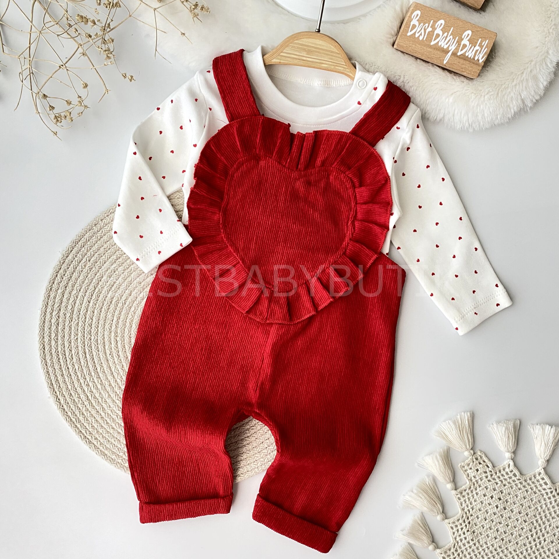 Lovely Kalpli Tişörtlü Kadife Tulum