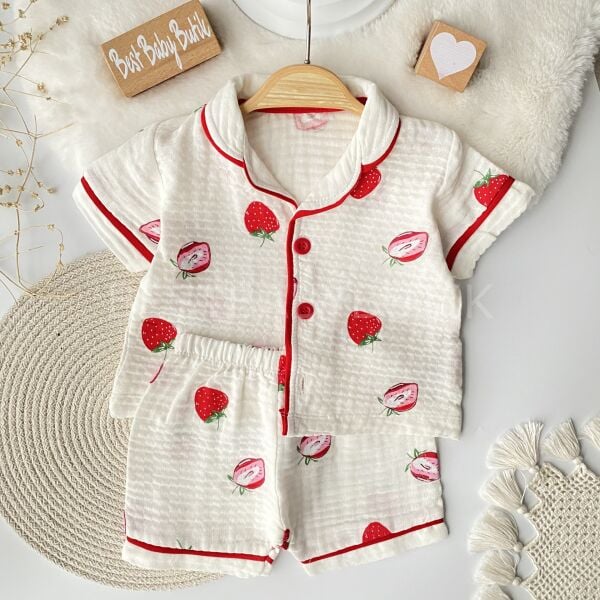 Çilekli Müslin Şortlu Pijama Takımı