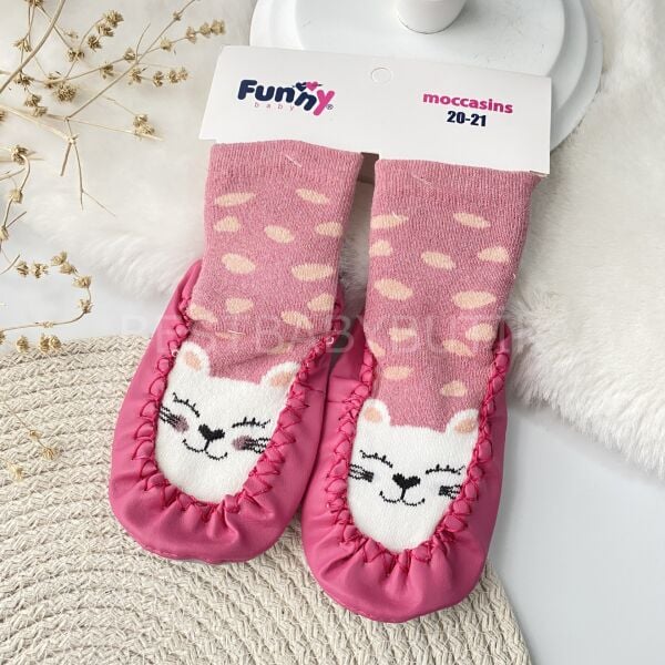 Kedili Havlu Çarık Çorap