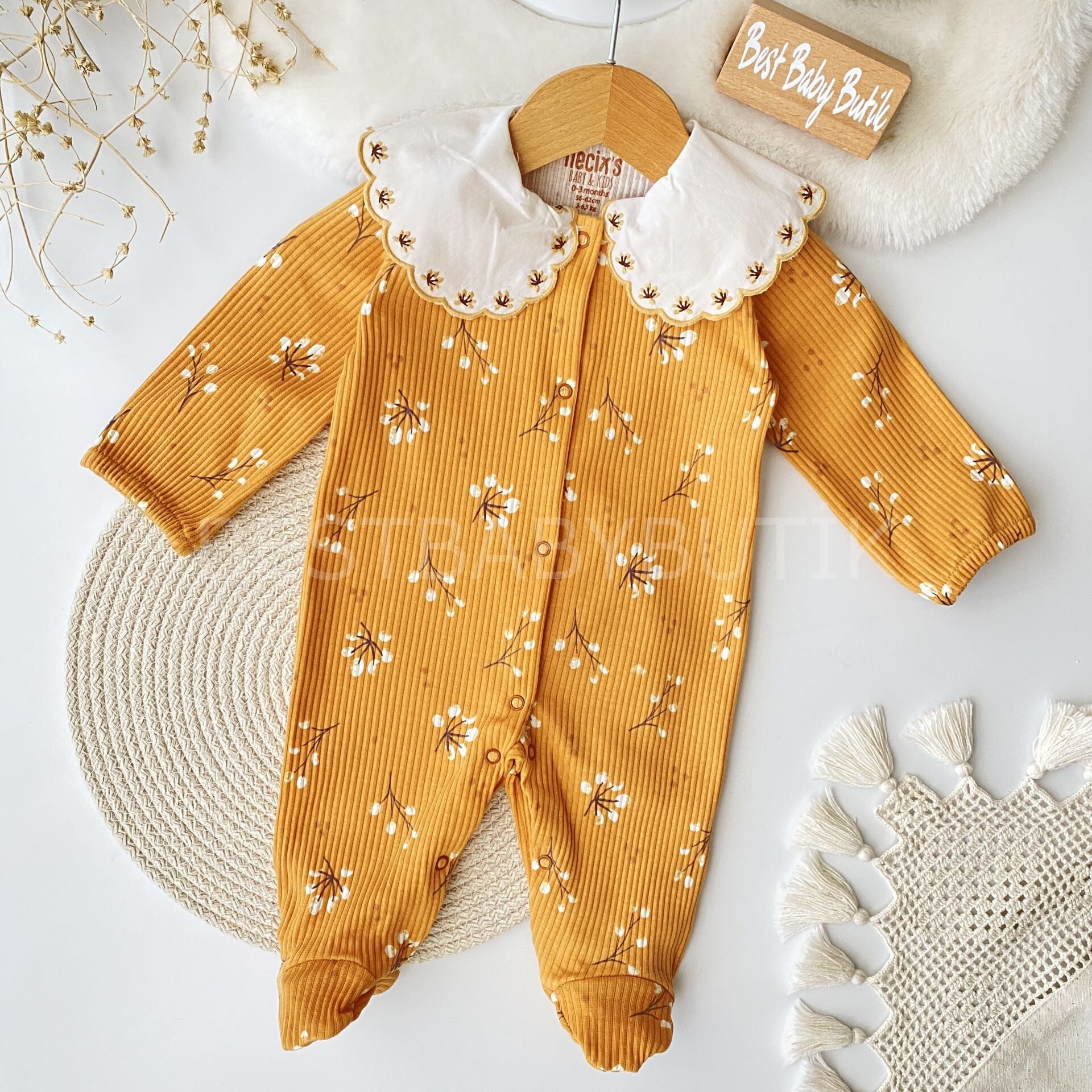 Bebek Yaka Detaylı Çiçekli Tulum