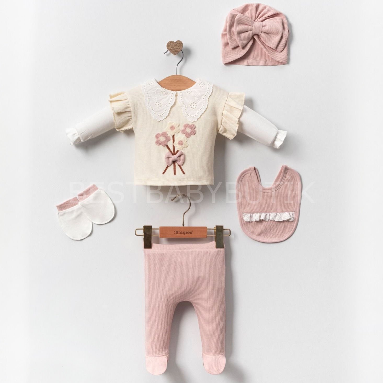 VİNTAGE ÇİÇEK PANÇ İŞLEMELİ FİSTO YAKA DETAYLI 5 PARÇA HASTANE ÇIKIŞI SETİ