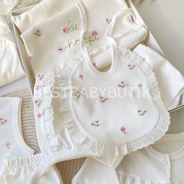 YENİ SEZON BE HAPPY FİSTO DETAYLI ÇİÇEK İŞLEMELİ 10 PARÇA HASTANE ÇIKIŞI SETİ