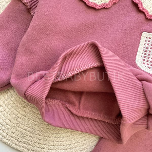 FİONA BEBEK YAKA DETAYLI ÇİÇEK NAKIŞLI ŞARDONLU KIŞLIK 2’Lİ ALT ÜST TAKIM 6-9 AY