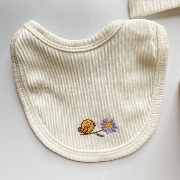 KUŞ İŞLEMELİ  DANTEL DETAYLI KAŞKORSE 5 PARÇA HASTANE ÇIKIŞI SETİ 0-3 AY