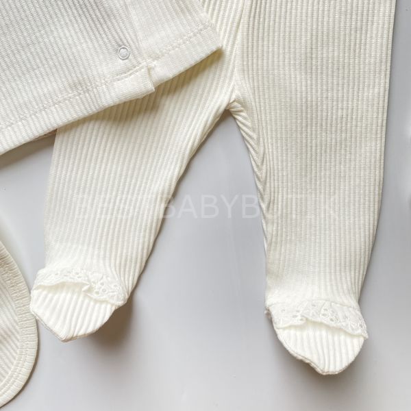 KUŞ İŞLEMELİ  DANTEL DETAYLI KAŞKORSE 5 PARÇA HASTANE ÇIKIŞI SETİ 0-3 AY