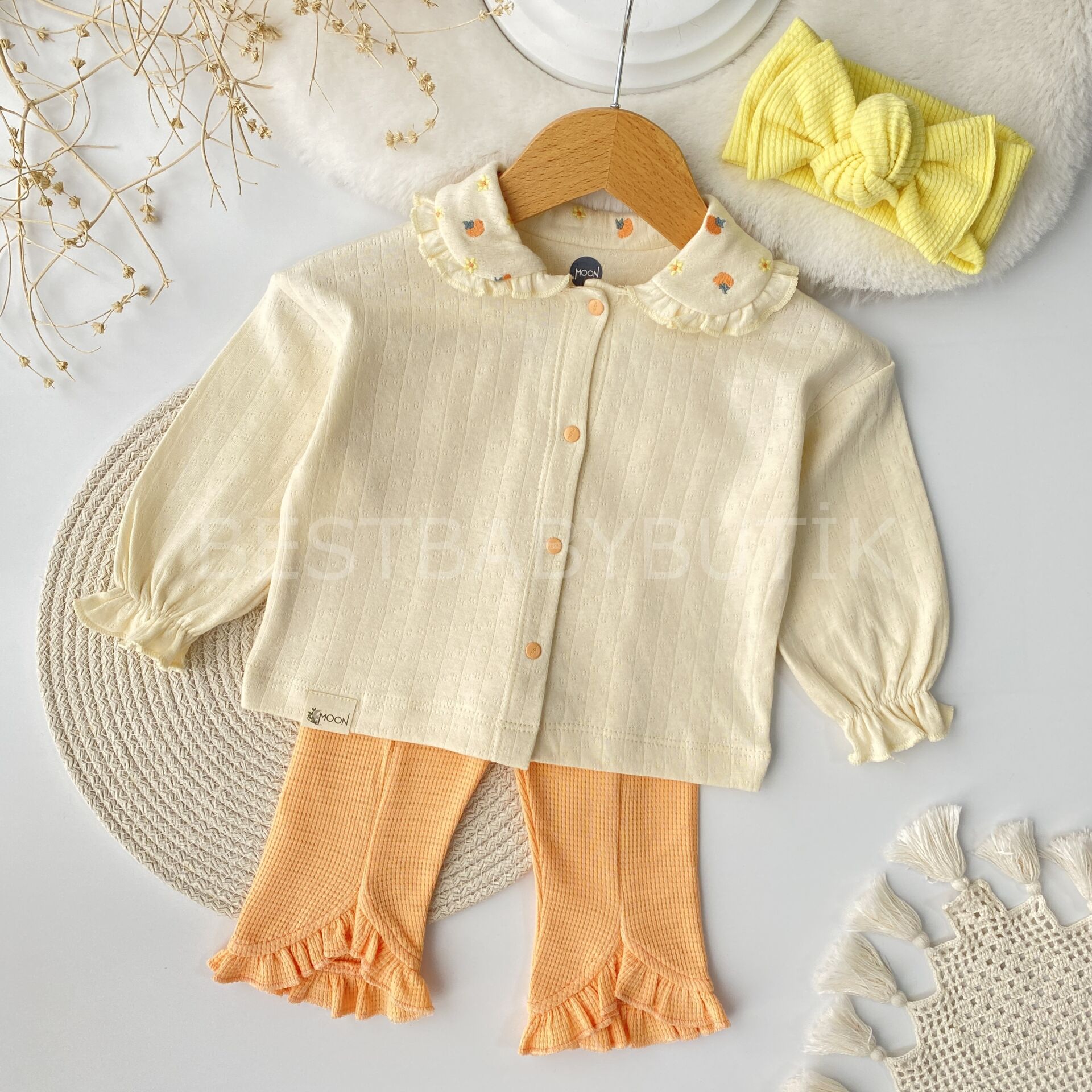 Çilek Bebe Yakalı Fırfırlı İspanyol Paça 2’Li Takım